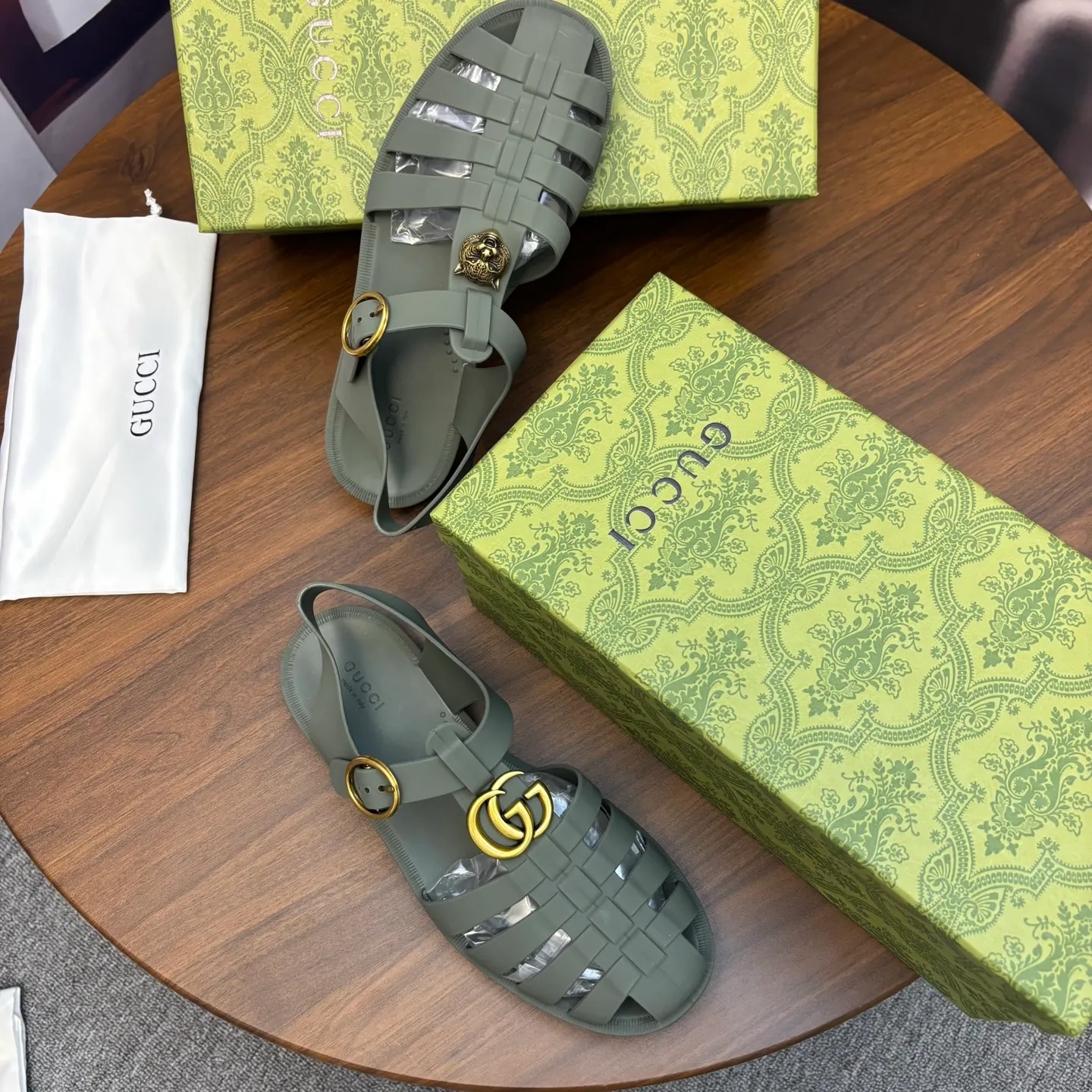 Men's shoes 260💰 [Gucci] Counter quality, top-quality original goods, real photos! Original TPU material, fine workmanship, comfortable; genuine 1:1 replica Size: 36 ~ 46